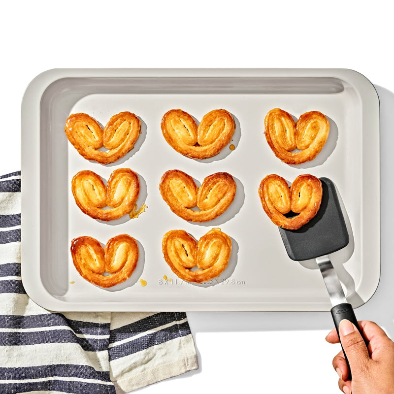 OXO PRO Ceramic Coated Quarter Sheet Pan