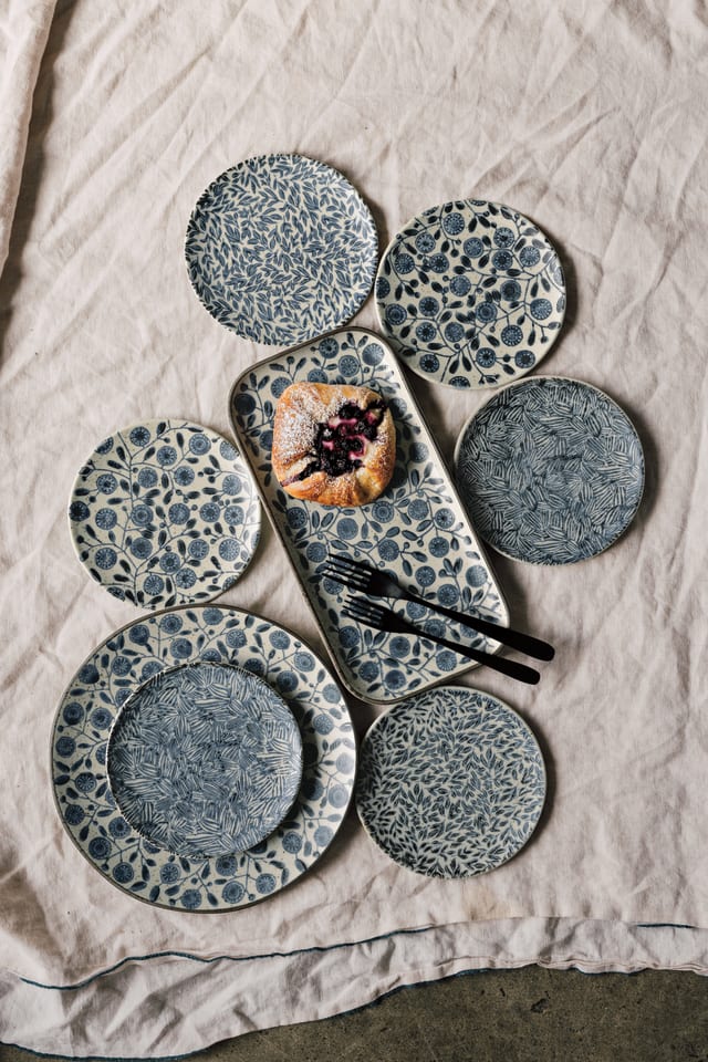 DANICA HEIRLOOM Calendula Element Dinner Plate