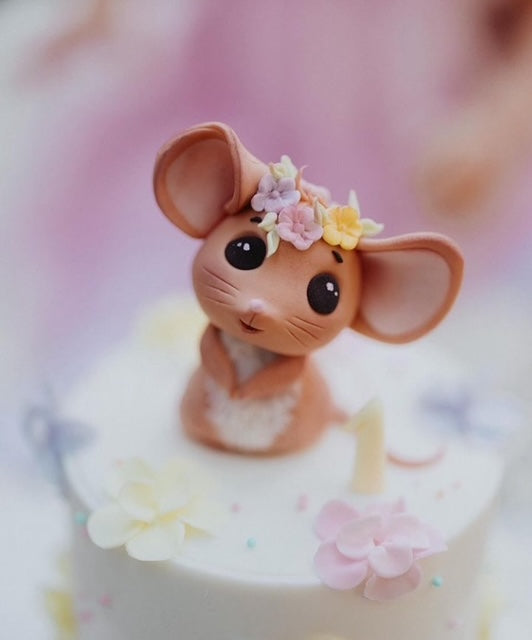 Decorating with Fondant with Oksana