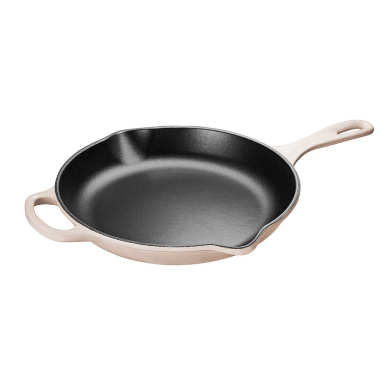 LE CREUSET Iron Handle Skillet - Round