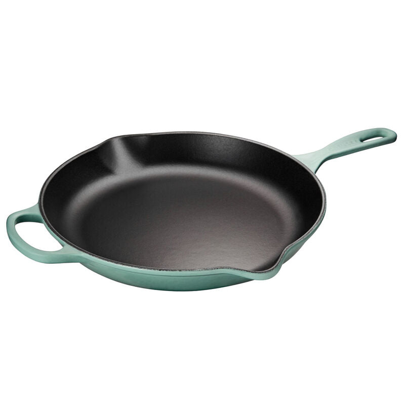 LE CREUSET Iron Handle Skillet - Round