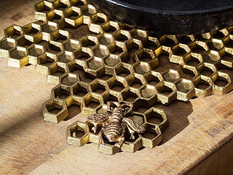 ABBOTT Metal Honeycomb Trivet
