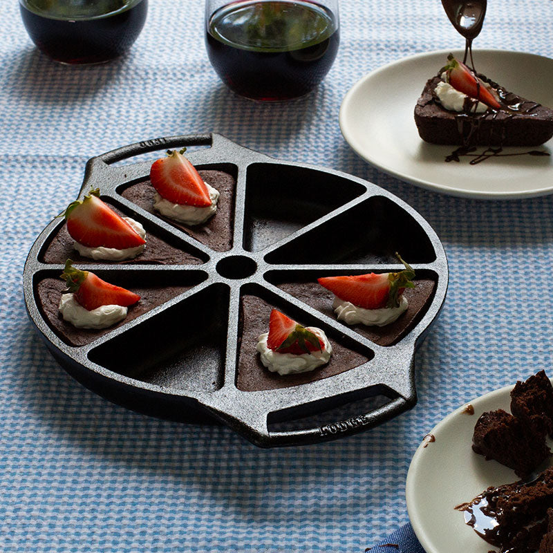 LODGE Wedge Pan