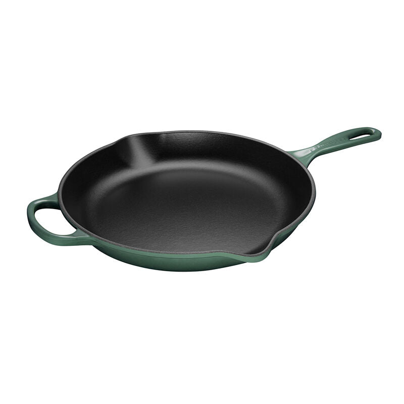 LE CREUSET Iron Handle Skillet - Round