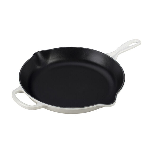 LE CREUSET Iron Handle Skillet - Round
