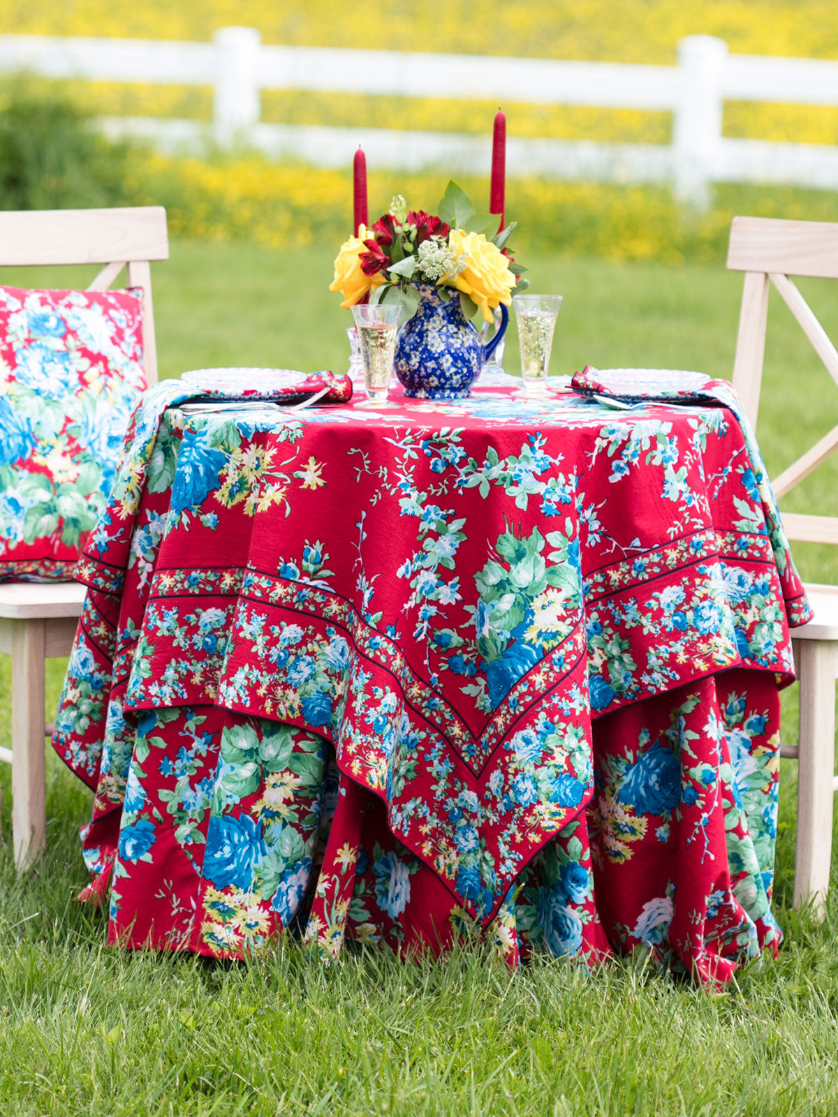 APRIL CORNELL Tablecloth - Cottage Rose