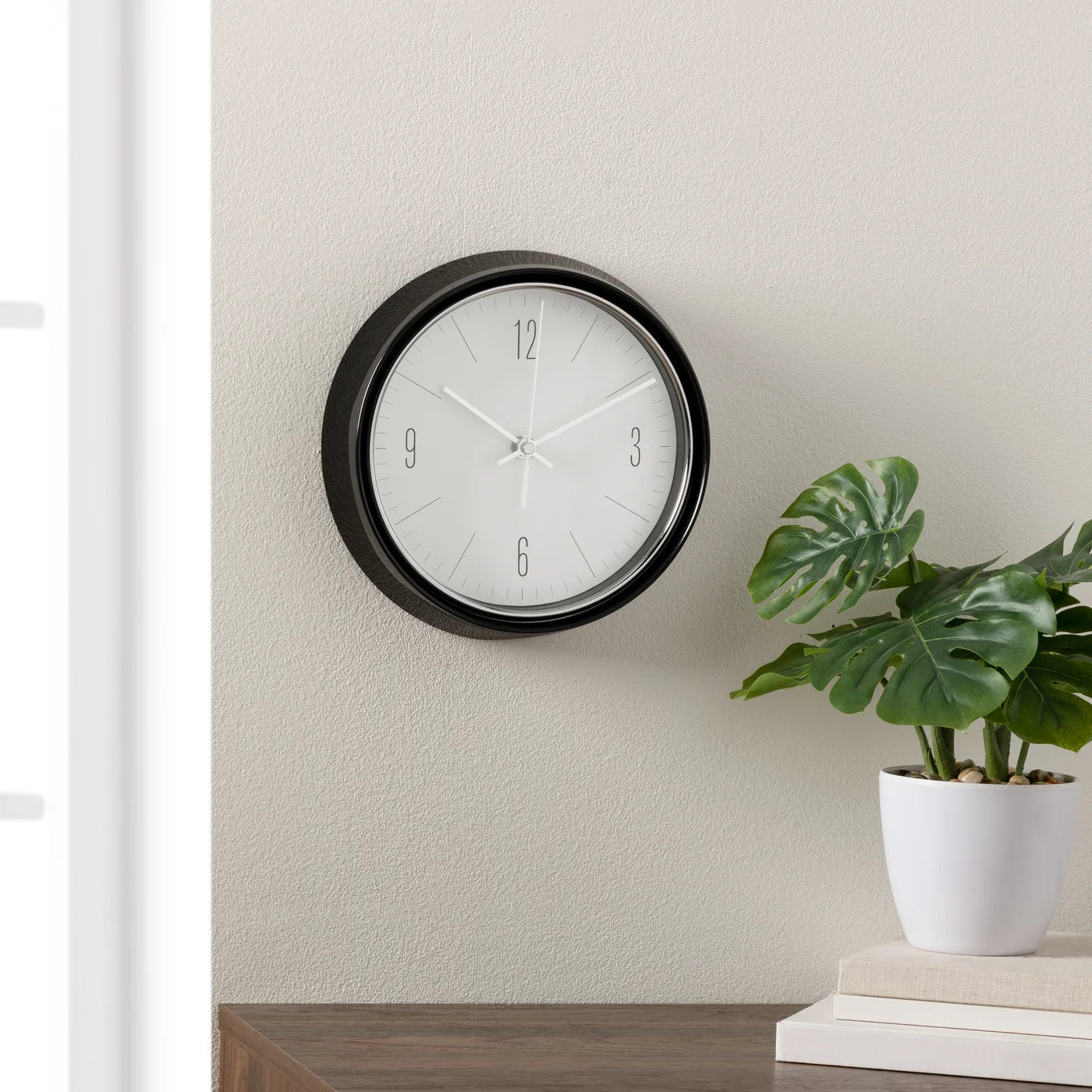 TORRE & TAGUS Oliver Retro Clock