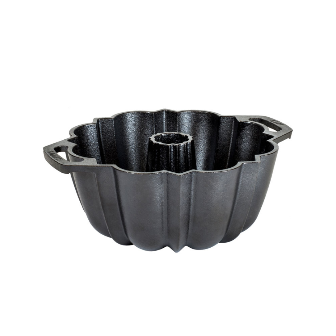 LODGE Fluted Cake Pan